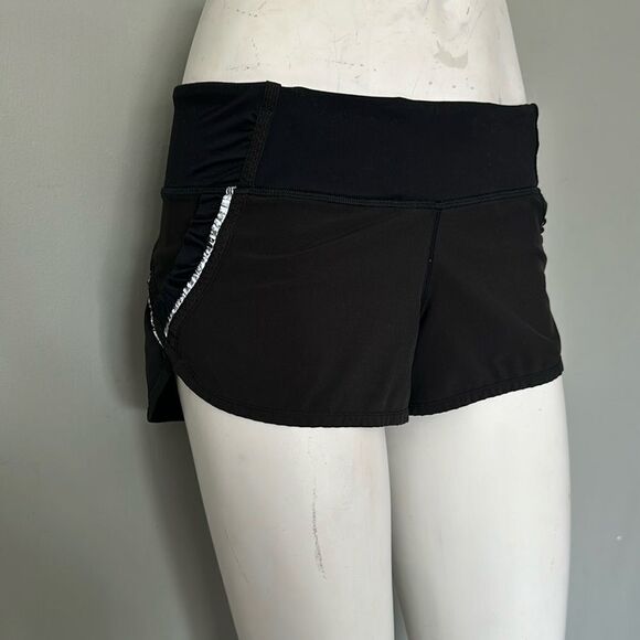 Lululemon Run: Speed Short *Ruffle
Black Size 4 - Picture 2 of 2